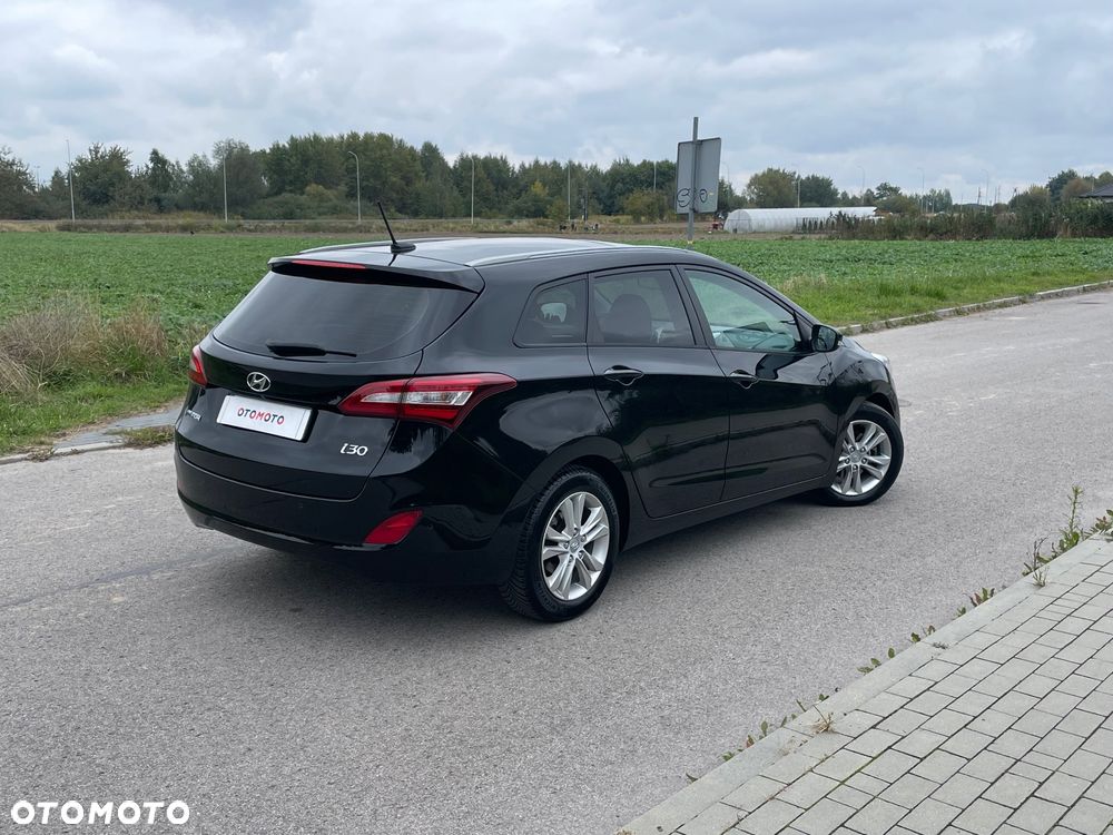 Hyundai i30 Kombi 1.6 CRDI Style - 22