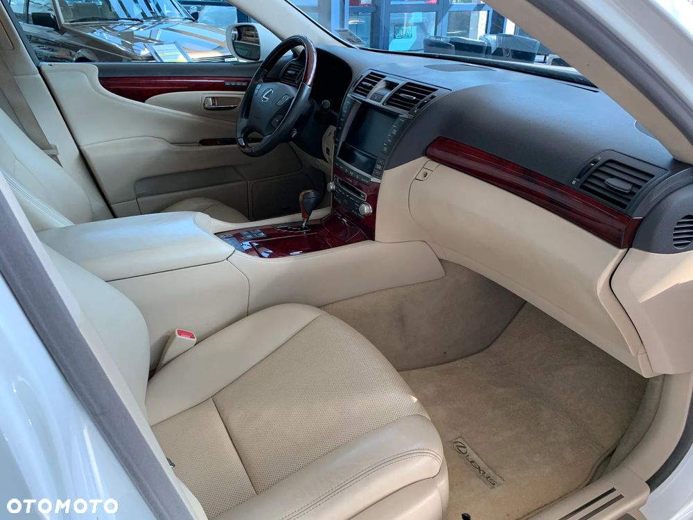 Lexus LS 460 Prestige - 19