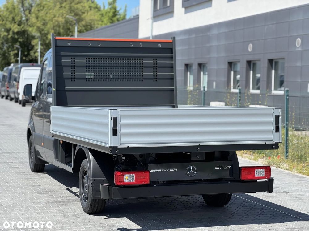 Mercedes-Benz Sprinter - 4