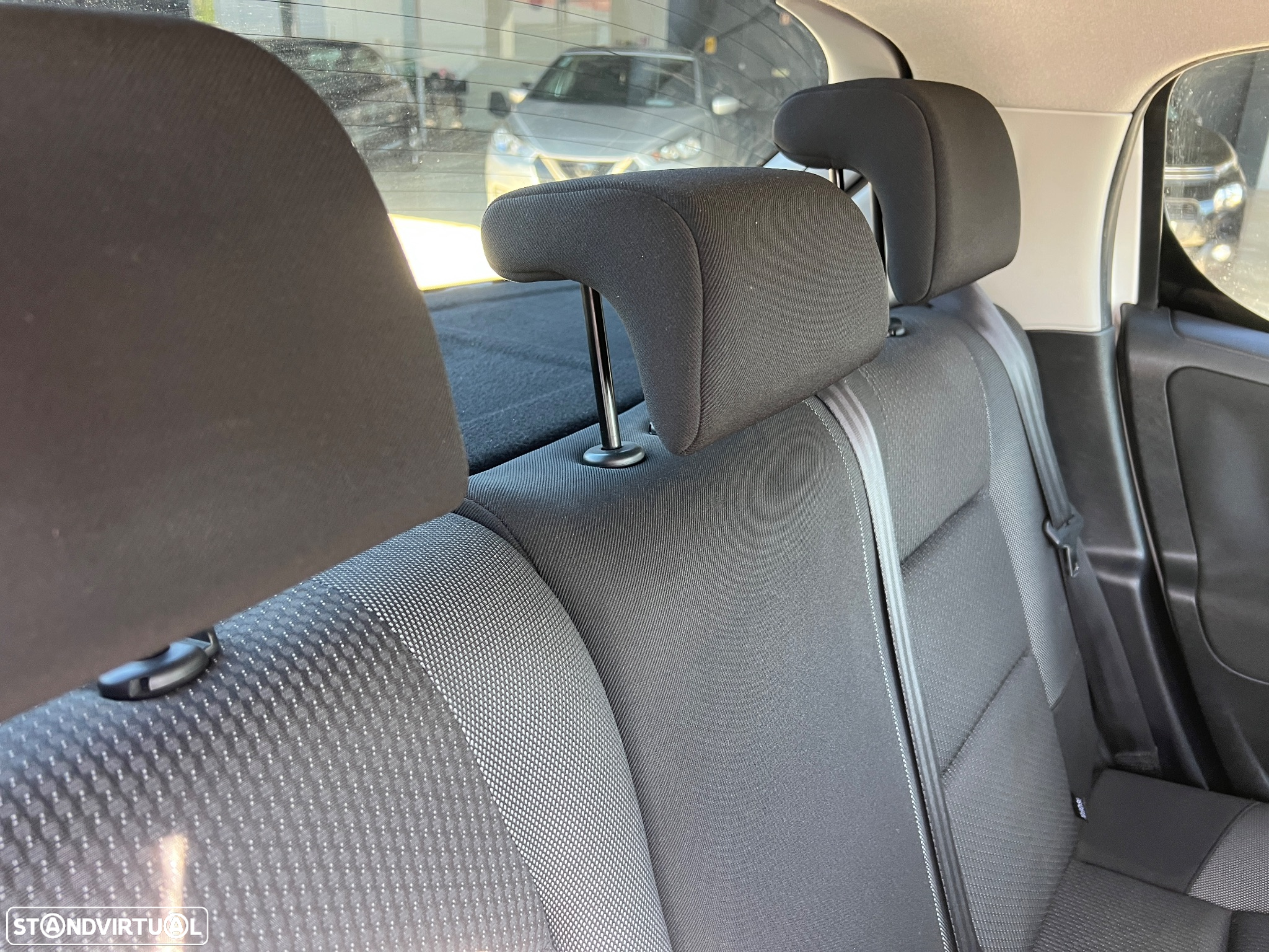 Peugeot 207 1.4 HDi SE Sportium - 19