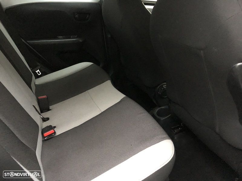Toyota Aygo 1.0 X-Play - 17