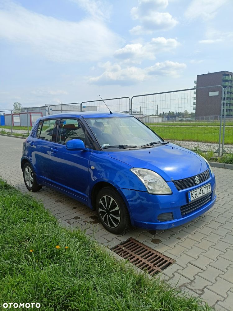 Suzuki Swift - 1
