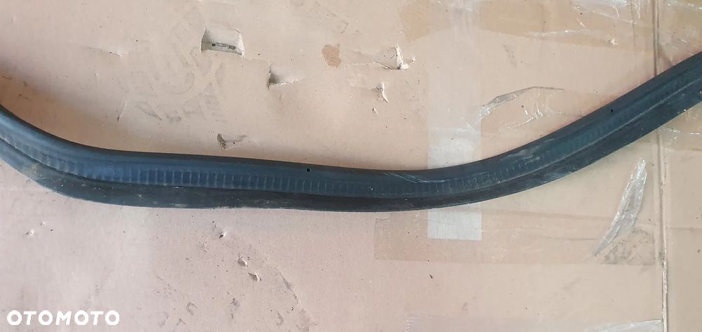 Uszczelka klapy bagażnika Audi A4 B9 Kombi 8W9827705B - 4