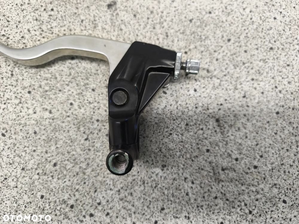 Klamka lewa sprzęgła, mocowanie klamki, lusterka Triumph Trident 660 2022 - 9