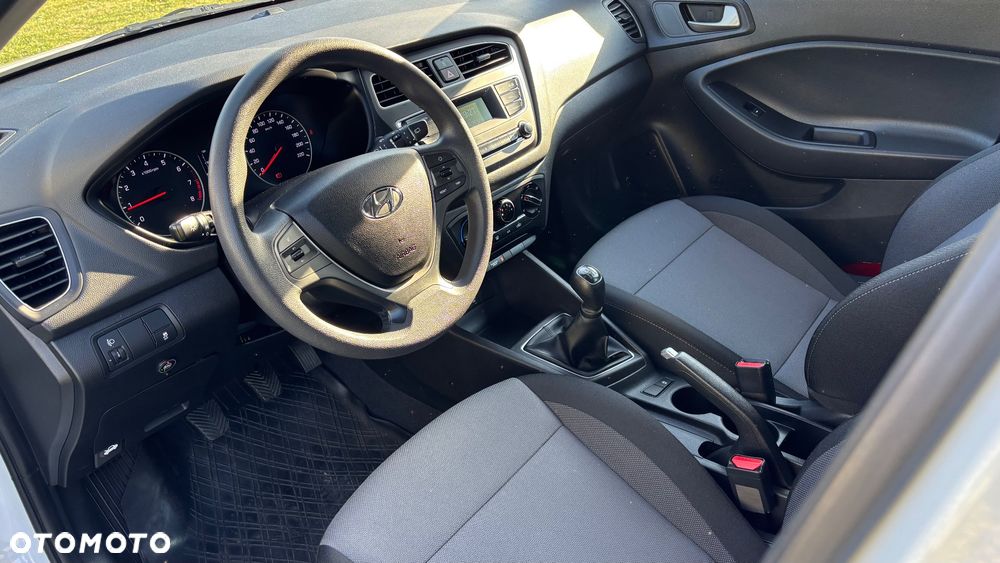 Hyundai i20 1.2 Classic + - 6