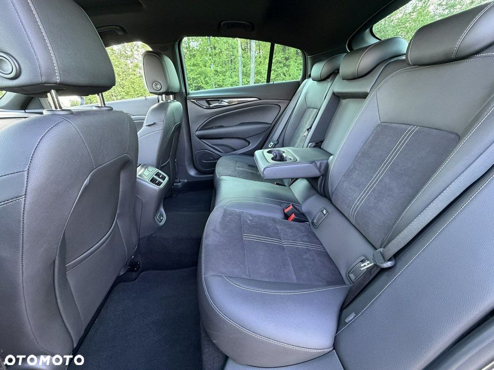 Opel Insignia - 18