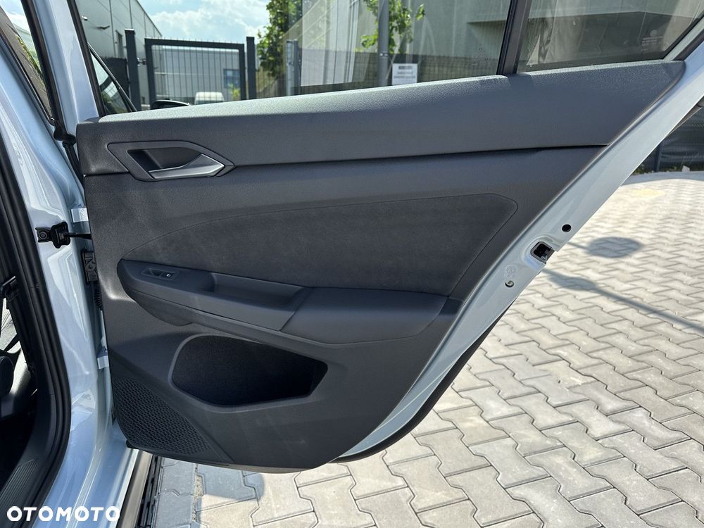 Volkswagen Golf - 28