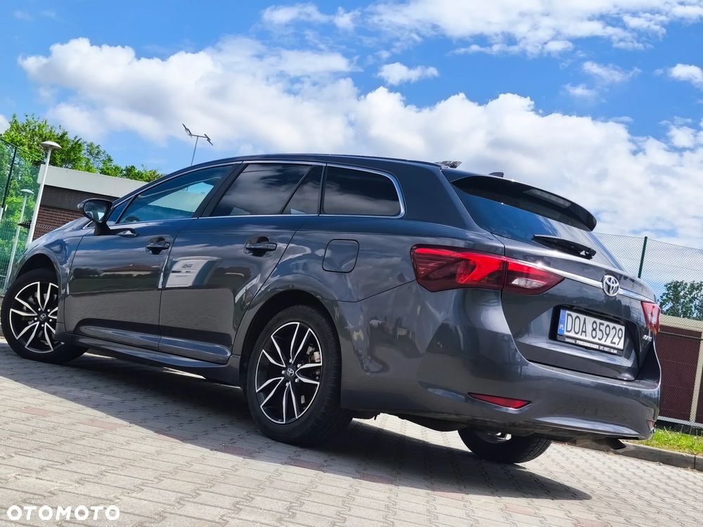 Toyota Avensis Touring Sports 2.0 D-4D Executive - 21