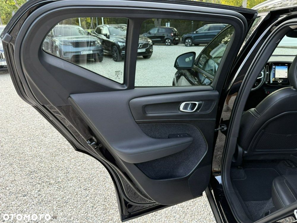 Volvo XC 40 T3 Momentum Pro - 18