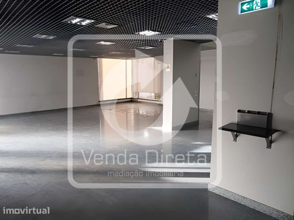 Loja/Edifício com 437 m² no Centro da Malveira - Excelente Visibili... - Grande imagem: 3/18