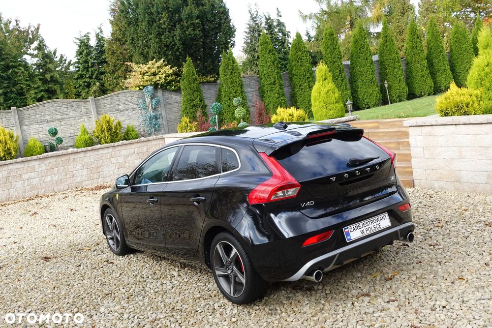 Volvo V40 D2 R Design - 14