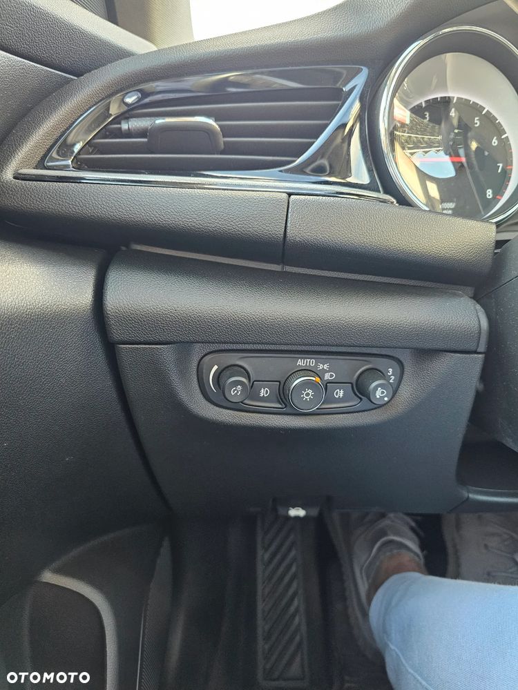Opel Insignia 1.5 T Exclusive S&S - 20
