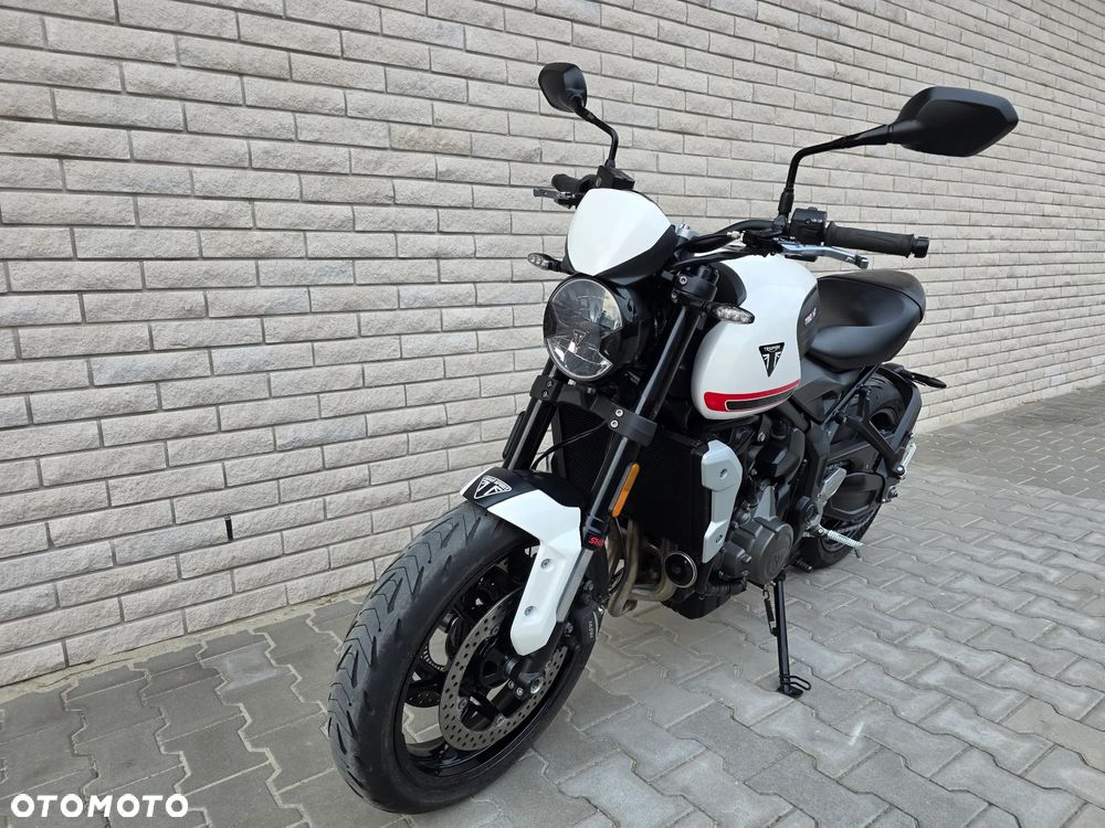 Triumph Trident - 3