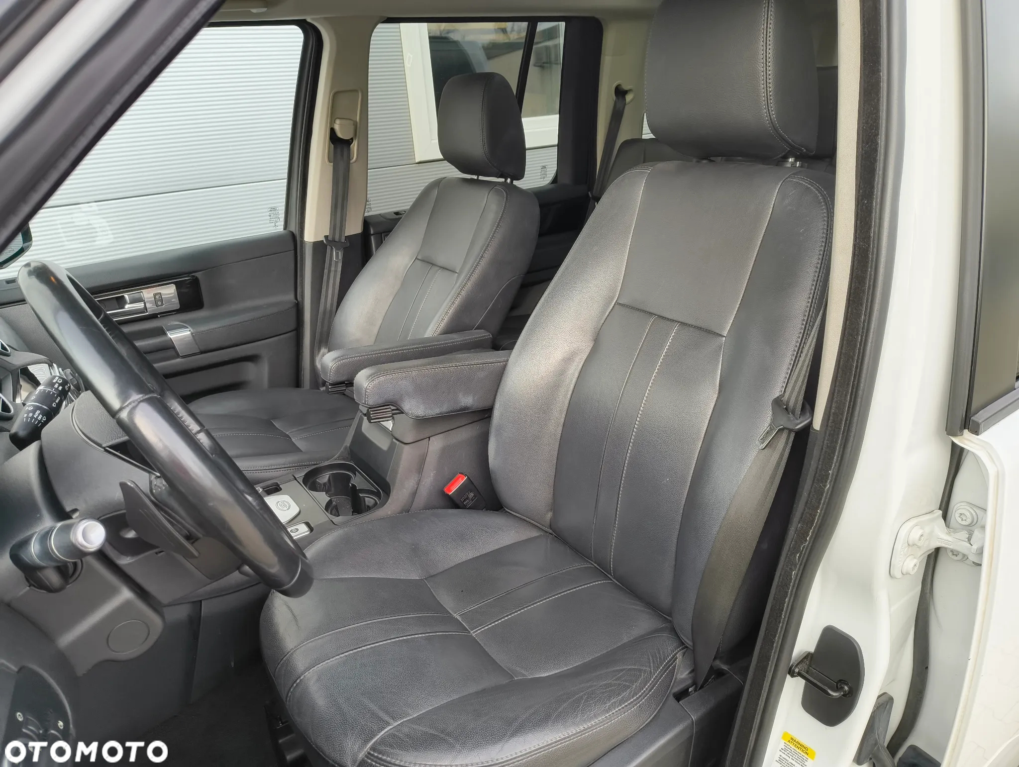 Land Rover Discovery IV 3.0 V6 SC HSE - 13