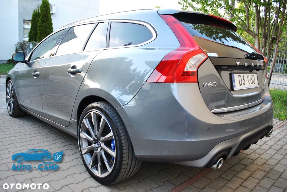 Volvo V60 D6 AWD Plug-in Hybrid R-Design Summum - 36