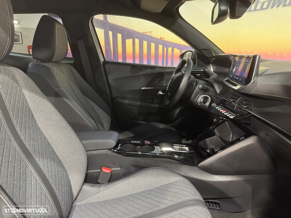 Peugeot 2008 1.2 Hybrid Allure e-DCS6 - 16