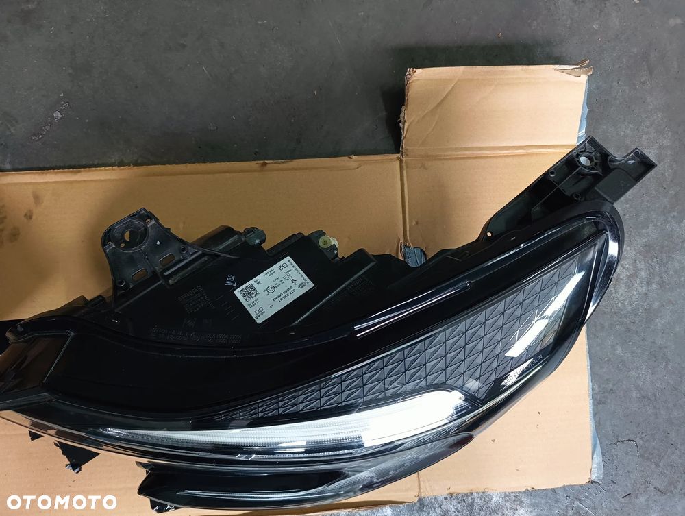 RENAULT CAPTUR II FULL LED LAMPA prawa 260104525R - 8
