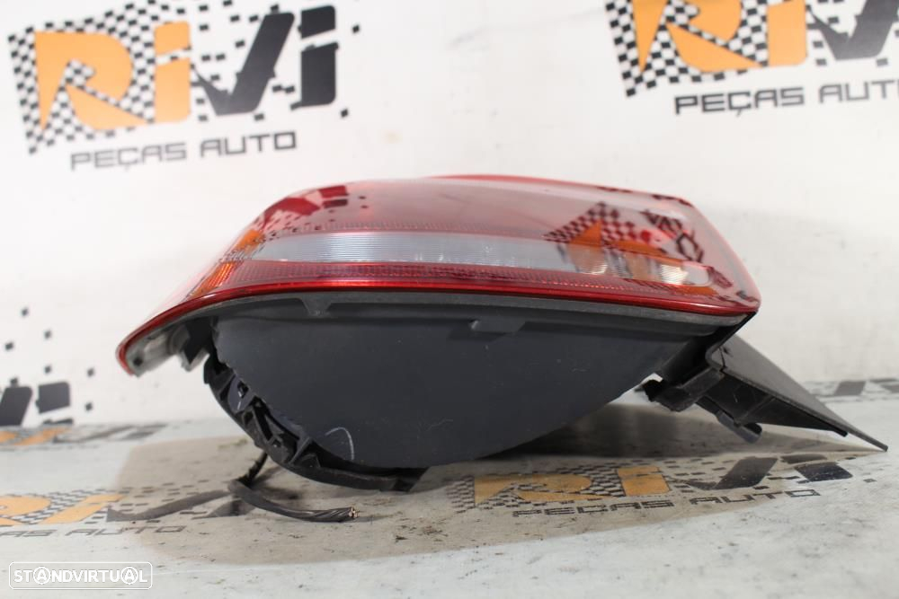 Farolim Esquerdo Bmw 1 (F20)  Farolim Esquerdo Bmw Serie 1 F20 / F21 - 6