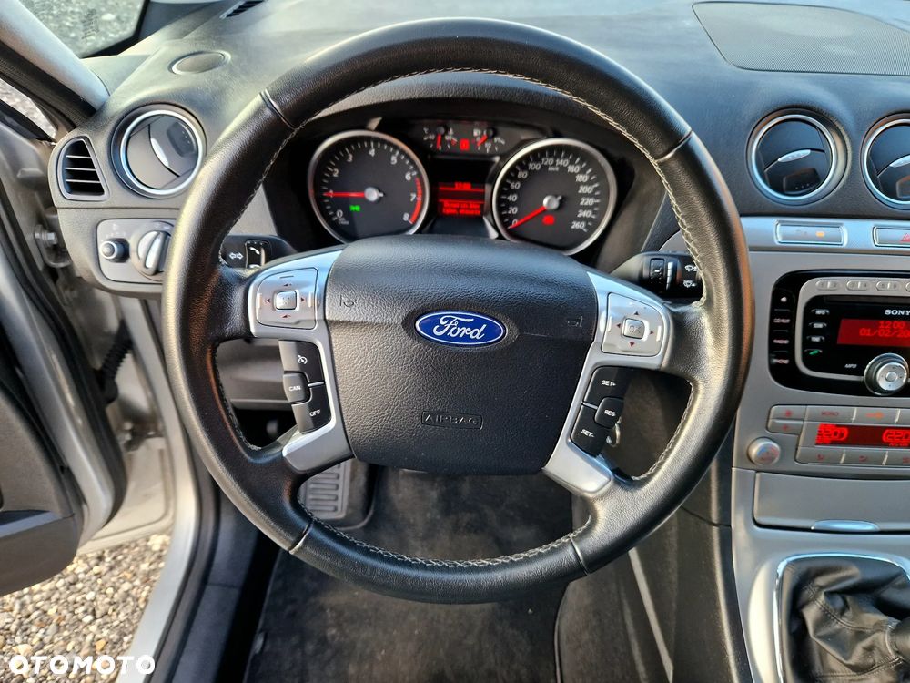 Ford S-Max - 10