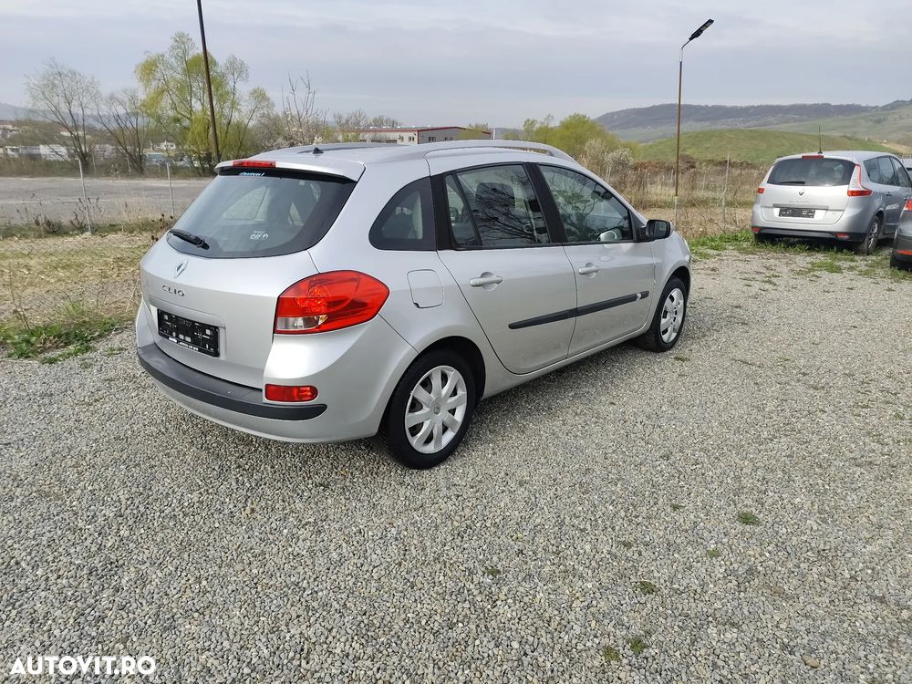 Renault Clio III 1.4 16V Privilege - 3