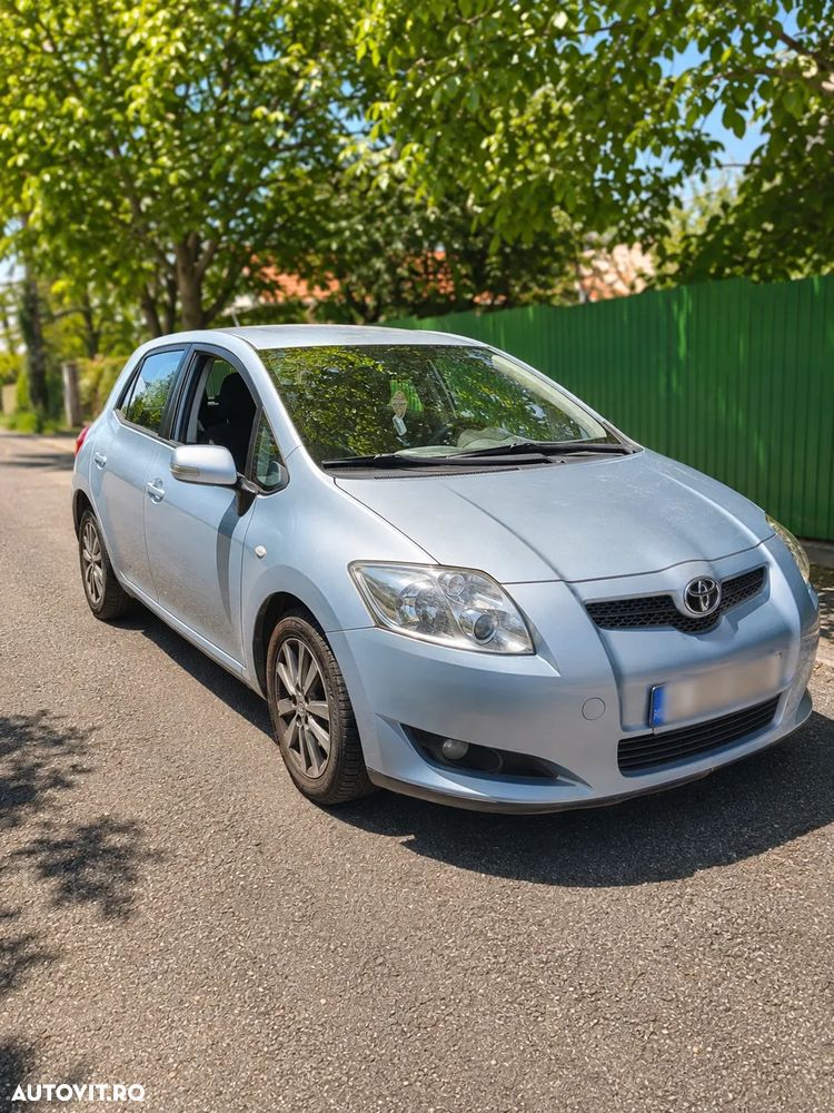 Toyota Auris 2.0 D-4D Luna - 2