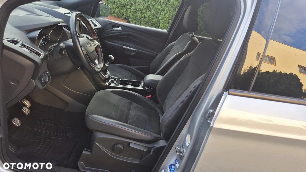 Ford Kuga 1.5 EcoBoost 2x4 ST-Line - 13