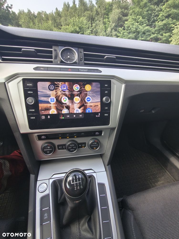 Volkswagen Passat - 4