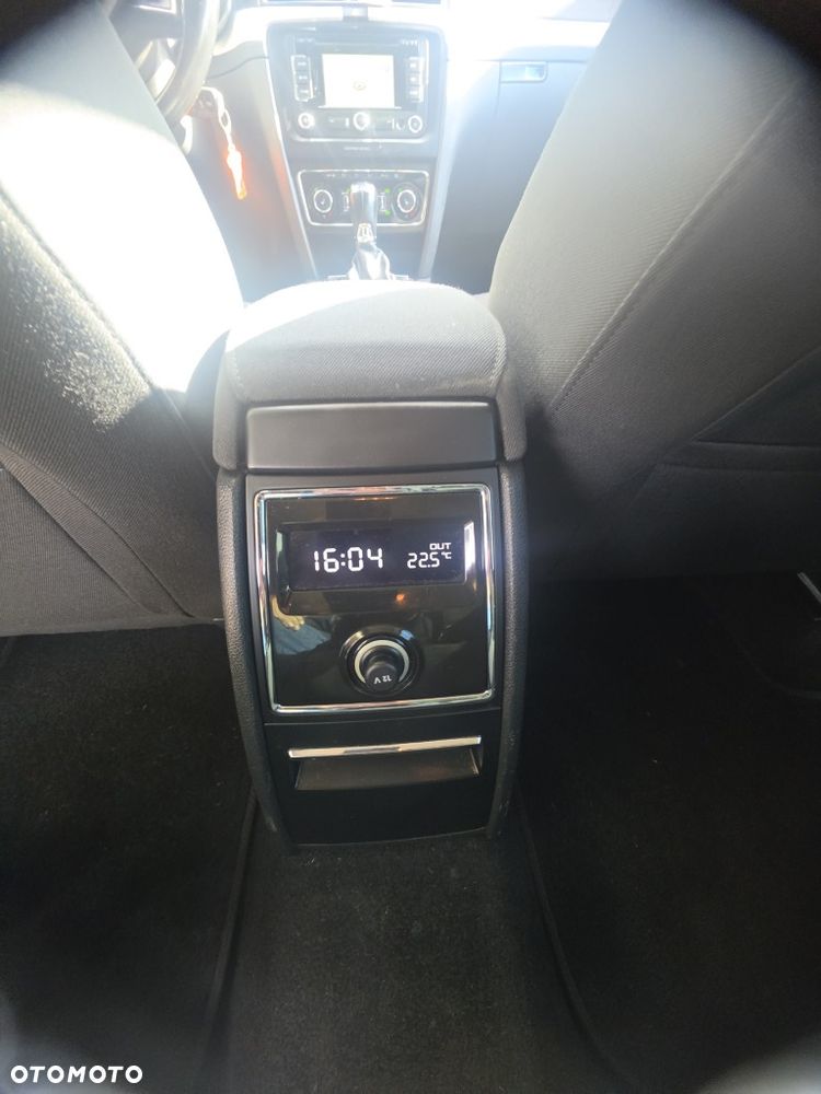 Skoda Superb 2.0 TDI Ambition DSG - 15