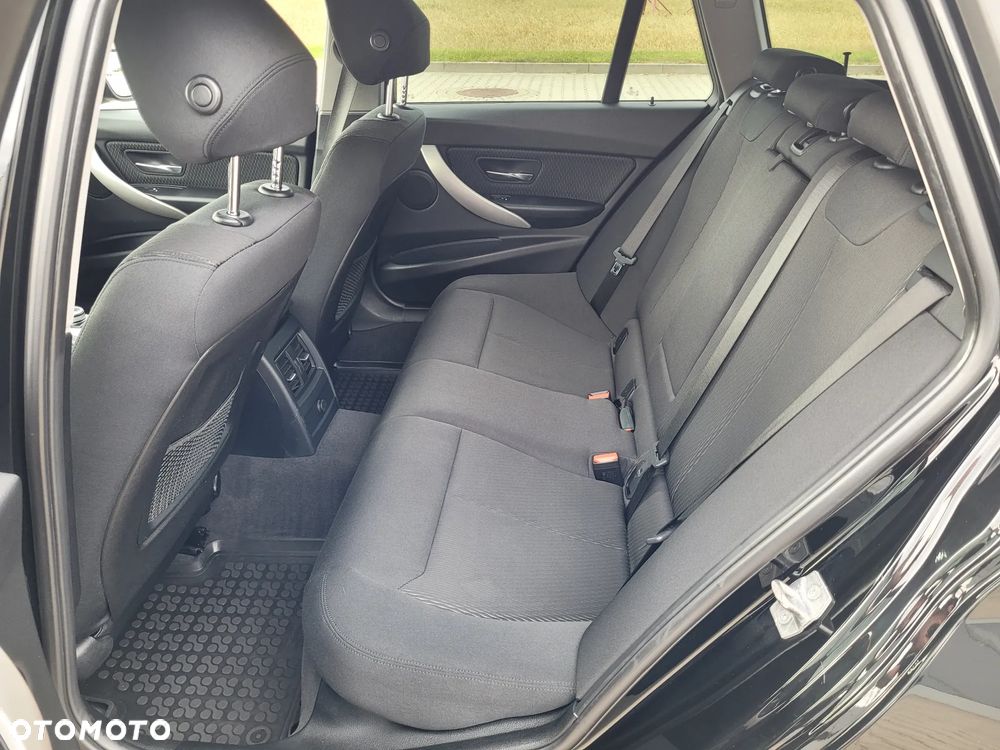 BMW Seria 3 318d - 17