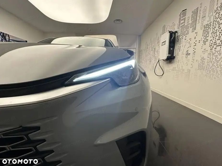 Lexus LBX - 6