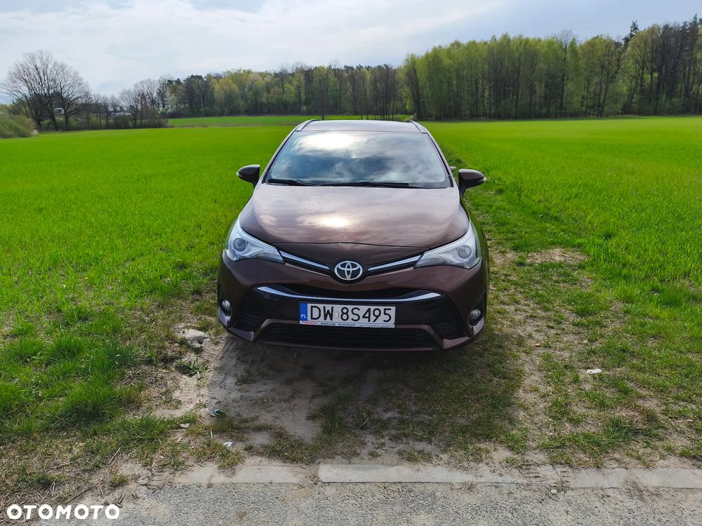 Toyota Avensis 2.0 D-4D Premium - 1