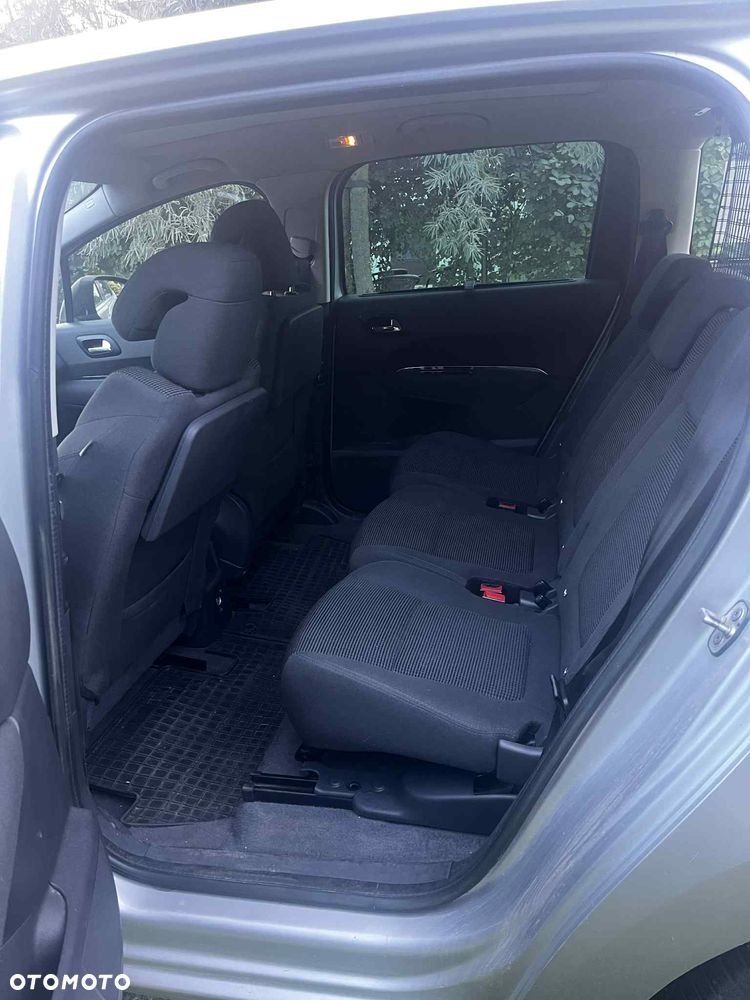 Peugeot 5008 - 9