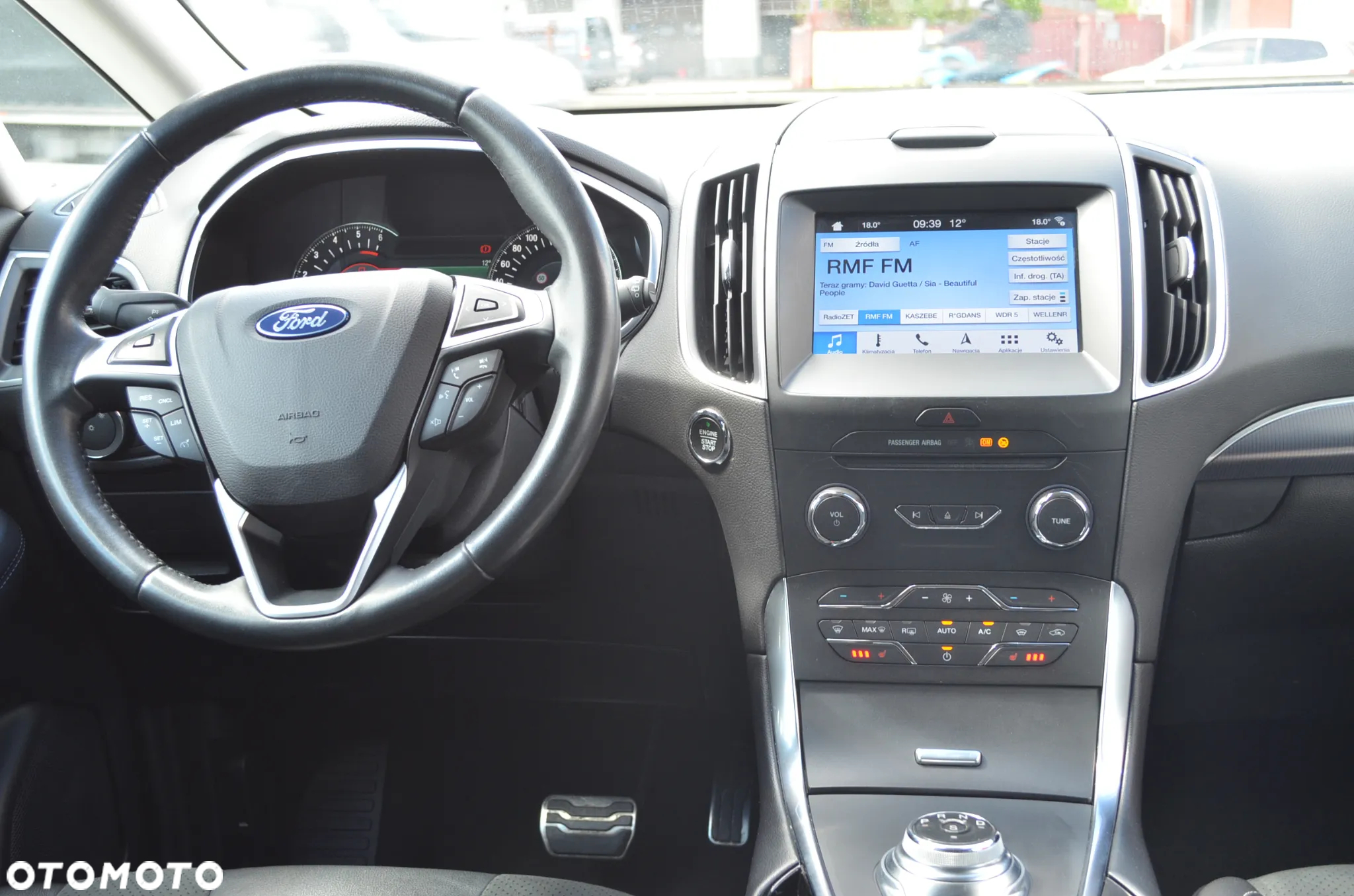 Ford S-Max - 12
