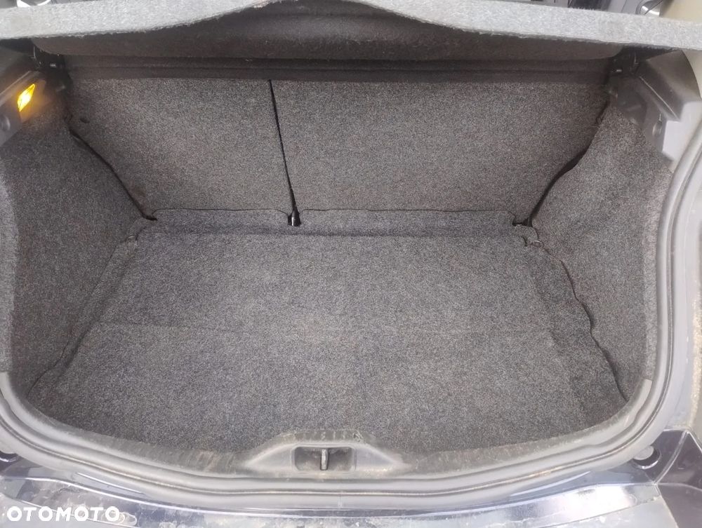 Renault Megane 1.6 Avantage - 23