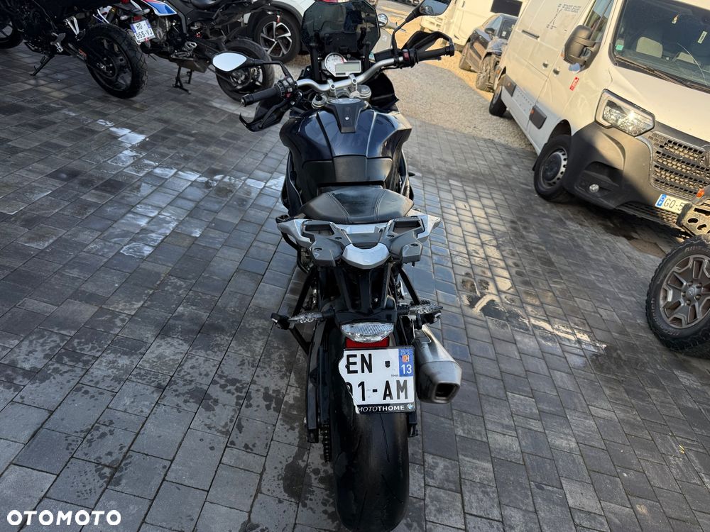 BMW S - 5