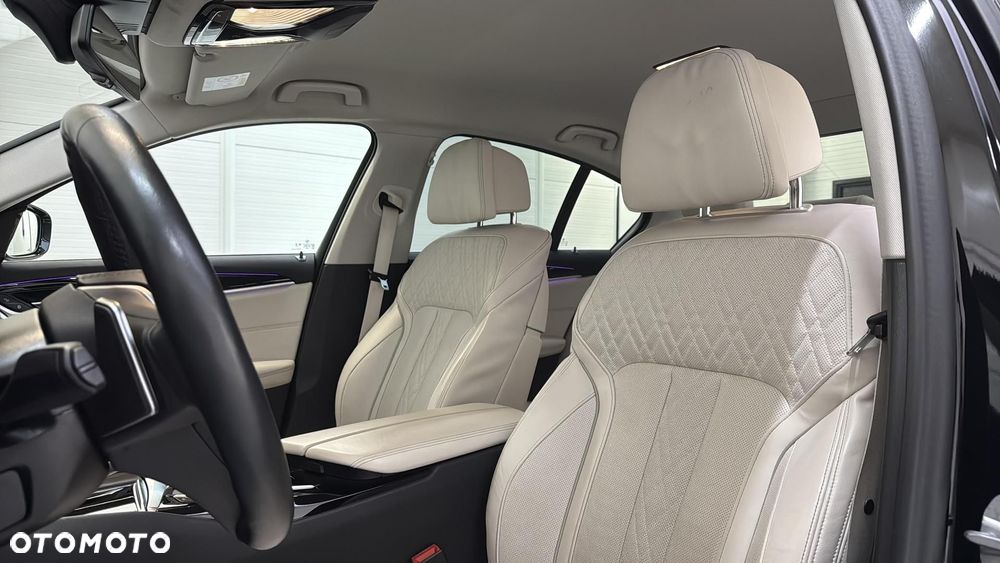 BMW Seria 5 520d xDrive MHEV Sport - 13