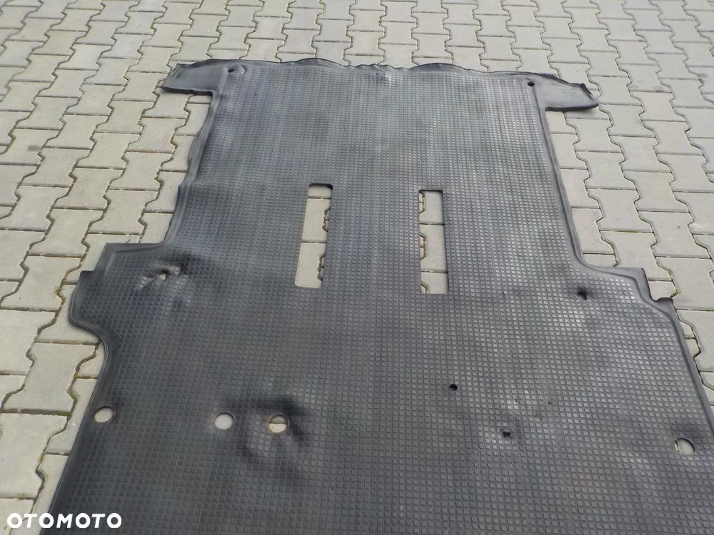 VW T4 96- WYKŁADZINA GUMA PODŁOGA TYŁ KRÓTKI - 5