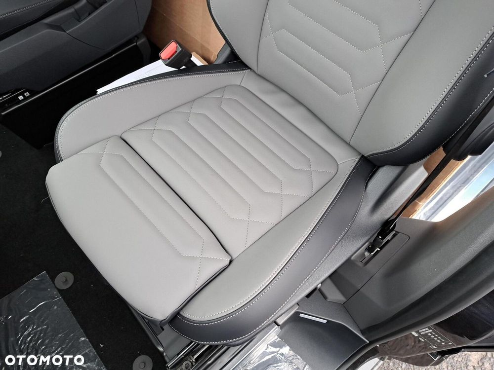 Volkswagen Nowa Caravelle Style silnik: 2,0 l TDI 170 KM /  8-biegowa automatyczna 4MOTION rozstaw osi: 3500 mm - 20