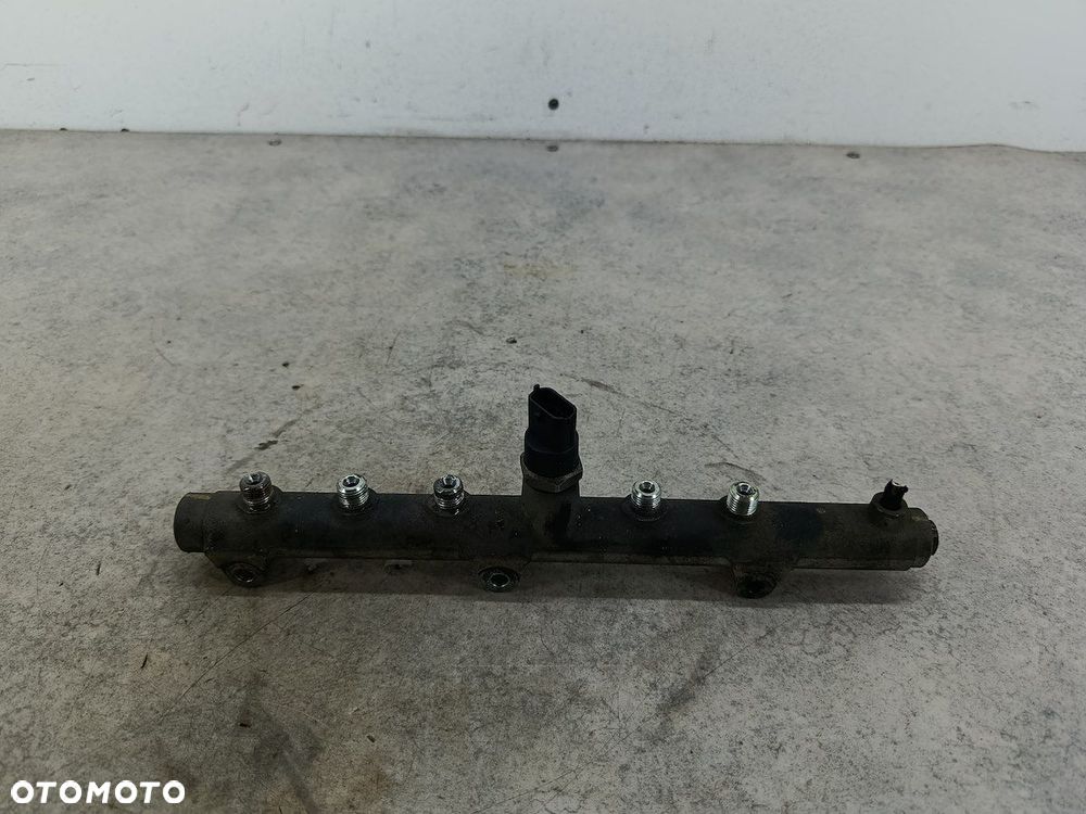 LISTWA WTRYSKOWA DIESEL KIA SORENTO I 31400-4A010 0445214061 BOSCH 2.5 CRDI - 6
