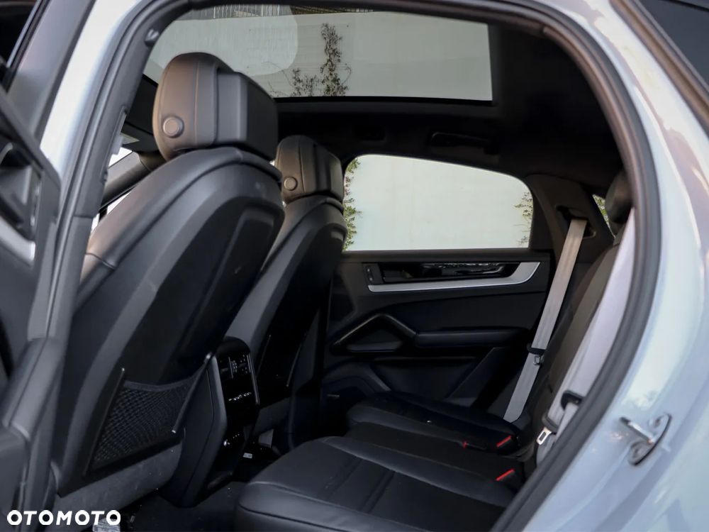 Porsche Cayenne S E-Hybrid PHEV - 18
