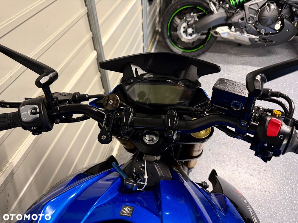 Suzuki GSX - 10