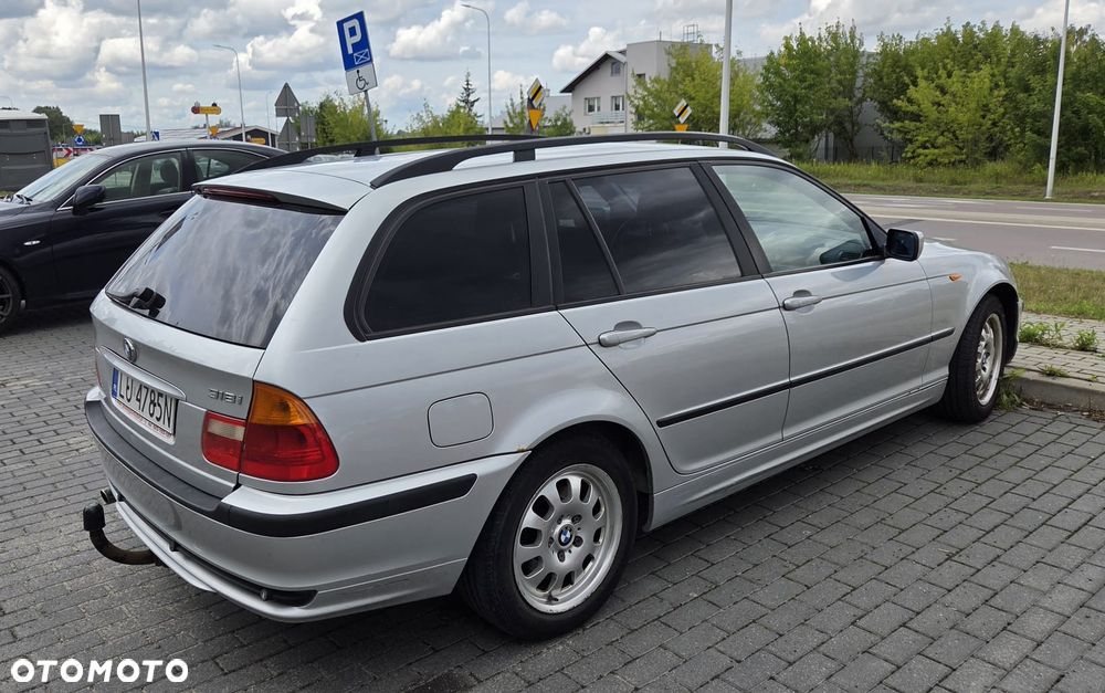 BMW Seria 3 318i - 4