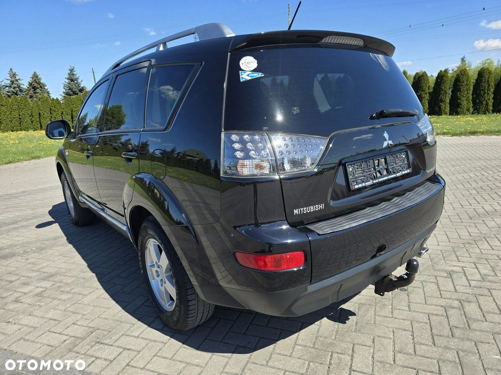 Mitsubishi Outlander - 12