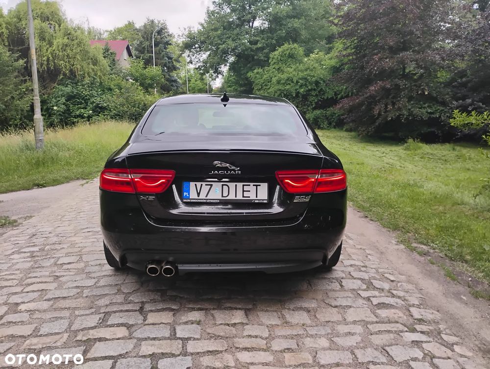 Jaguar XE 2.0 D AWD R-Sport - 20