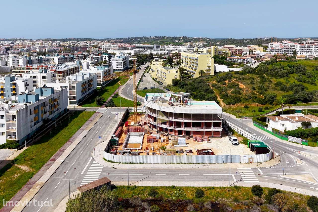 Apartamento T3 Novo com Piscina e Vista Mar situado em Lagos, Meia Pra - Grande imagem: 2/20