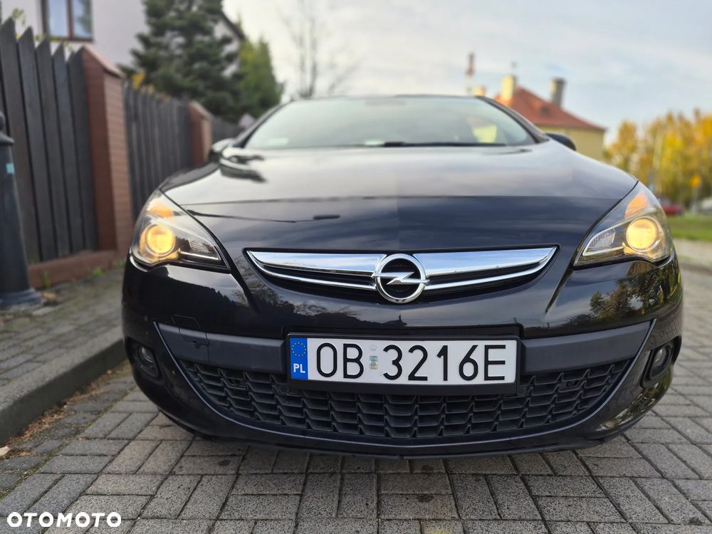 Opel Astra 2013 photo 2