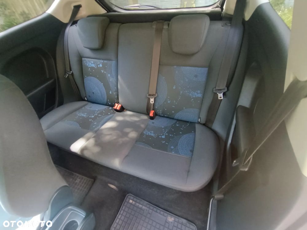 Ford Fiesta - 9