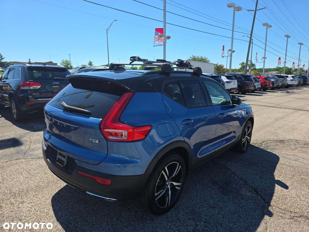 Volvo XC 40 T5 AWD R-Design - 4
