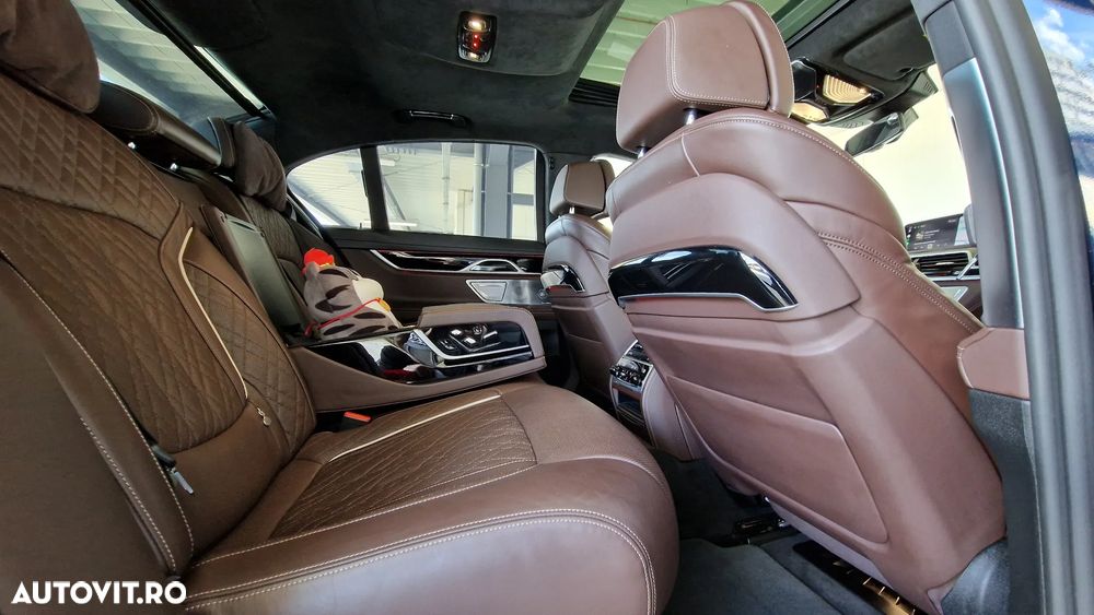 BMW Seria 7 750i xDrive - 19