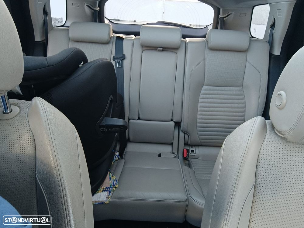 Land Rover Discovery Sport 2.0 D AWD SE - 13